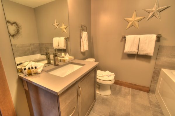 Stonebridge Lodge - 3 bedroom condo - Bathroom